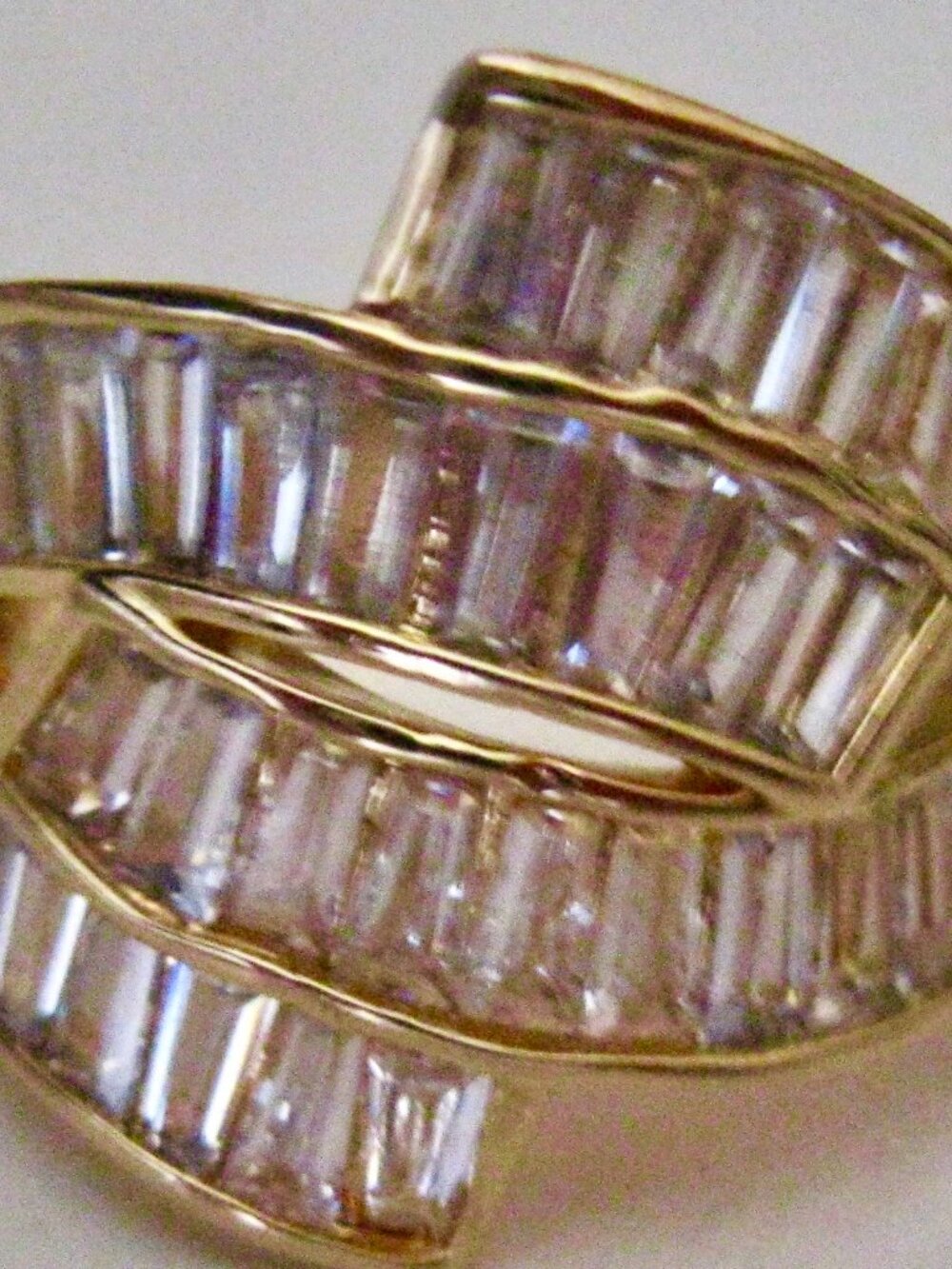 SPARKLING BAGUETTE DINNER RING IN GOLD TONE SETTING SIZE 7-1/4
